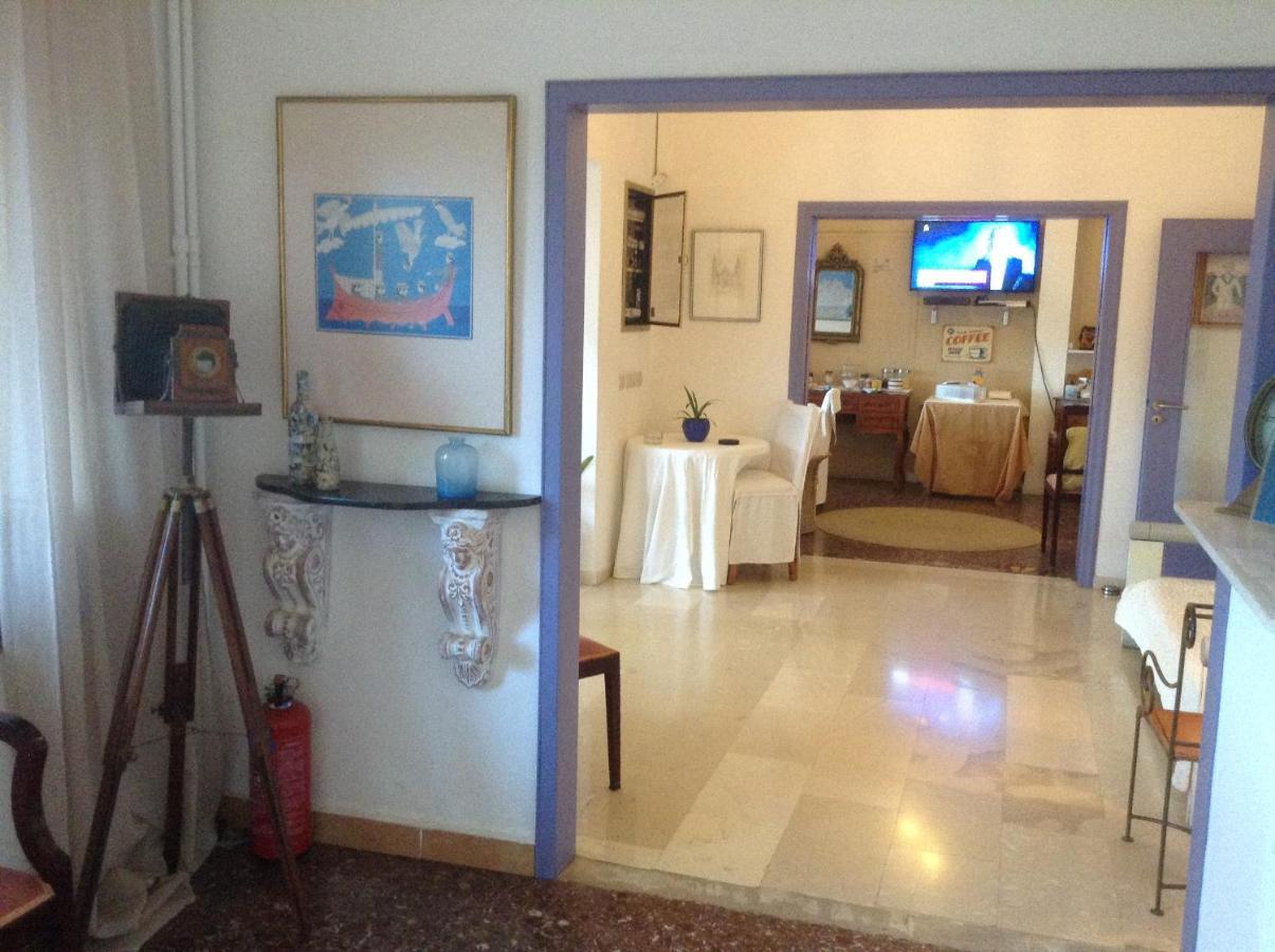 חאניה Akrotiri Hotel מראה חיצוני תמונה